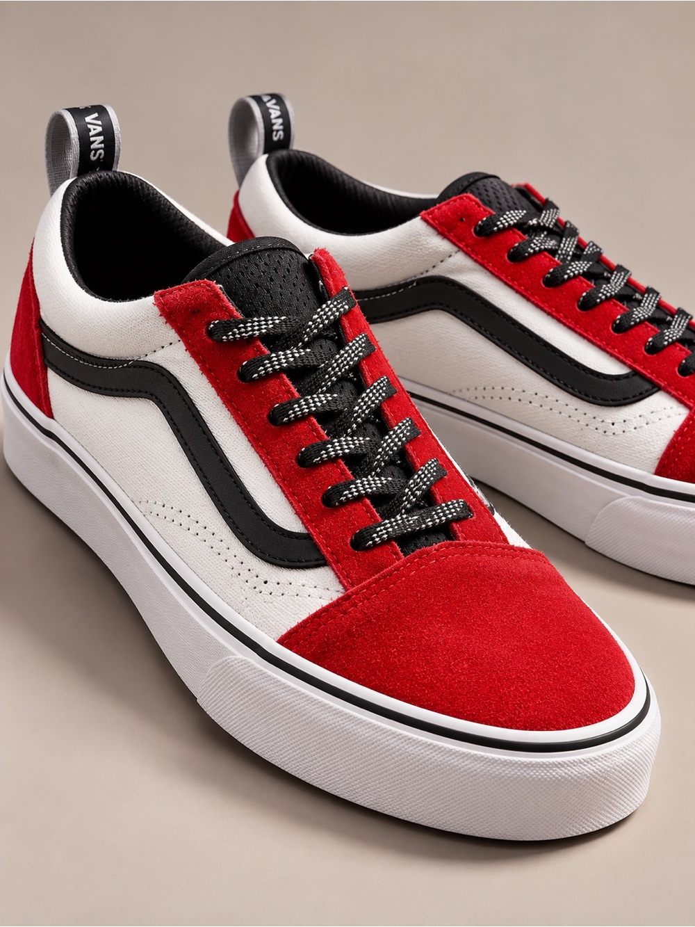 Vans Old Skool ComfyCush Red White Black Sneakers Women’s 6 Men’s 4.5